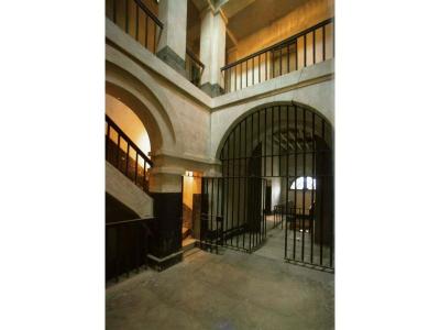 La-Joyeuse-Prison-2 (1)