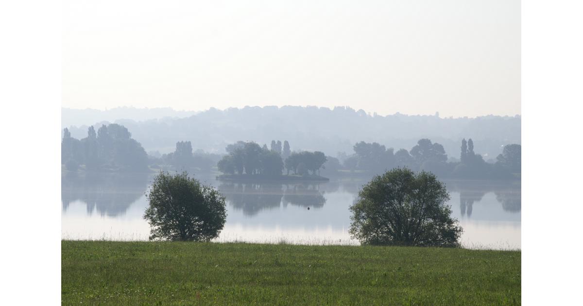La pêche sur le lac à Pontl'Evêque