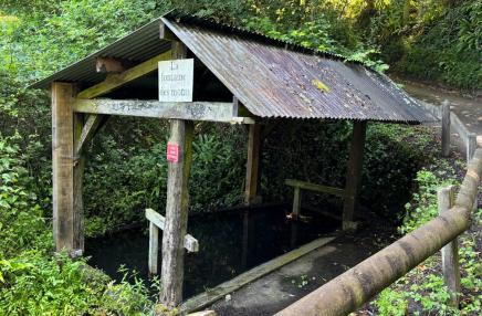 Lavoir de Glanville (fontaine de la Bruyère)