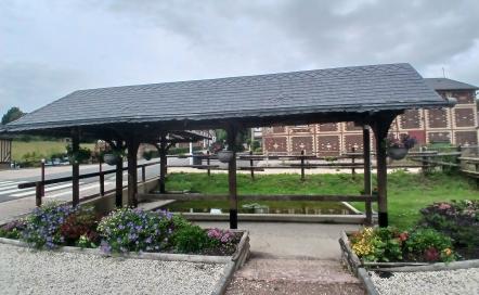 Lavoir de Bonneville-la-Louvet (centre bourg)