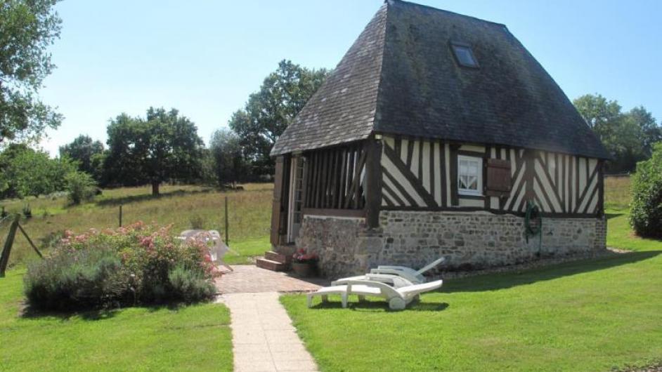 Gîte La Bergerie - extérieur - maison normande - façade en colombage - Les Authieux-sur-Calonne - Normandie - Calvados 