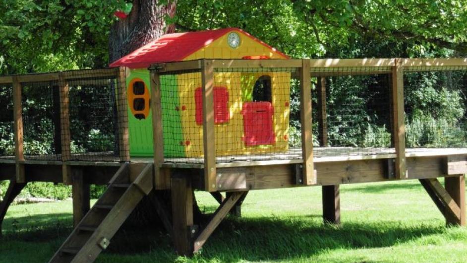 Gîte Le Pré d'Haucourt - extérieur - jeux pour enfant - cabane - jardin - St-Pierre-Azif - Normandie - Calvados
