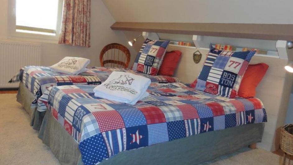 Gîte Le Pré d'Haucourt - intérieur - chambre 2 personnes - lits simples - St-Pierre-Azif - Normandie - Calvados