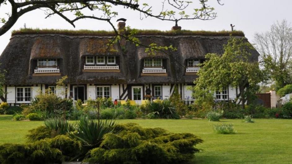 Gîte Le Pré d'Haucourt - extérieur - chaumière - maison normande - St-Pierre-Azif - Normandie - Calvados