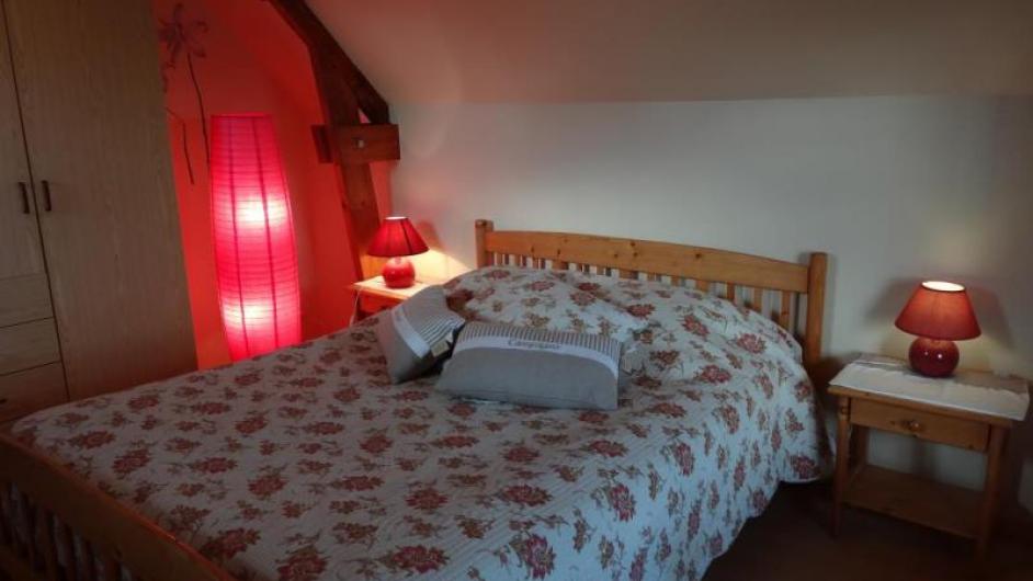 Chambres d'hôtes Les Vergers de la Vicomté d'Auge - chambre - chambre 4 personnes - lit double - intérieur - Clarbec - Normandie - Calvados