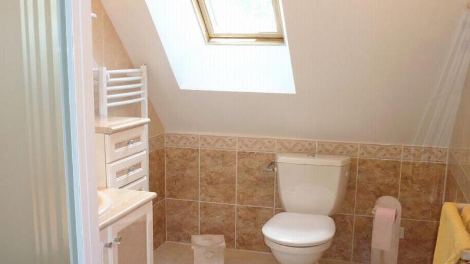 Chambres d'hôtes la Ferme des Hayes - salle de bain - chambre - salle d'eau - WC - toilette - intérieur - Formentin - Normandie - Calvados 