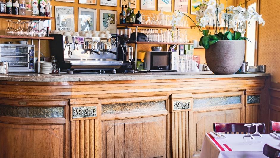 6-Le Central_1er étage Salle1 Bar©Thetravelbuds - TravelBuds