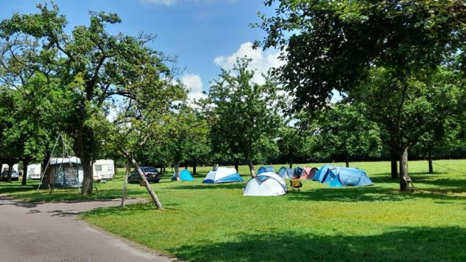 Emplacements aire naturelle de camping à Reux