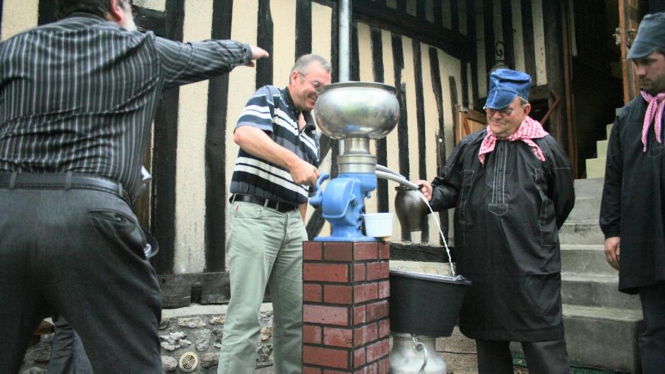 Animations et ateliers normands, Normandie en 2CV, Pont-l'Evêque, Calvados, Normandie