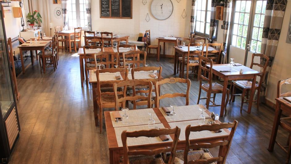 Salle restaurant Auberge du douet Saint-Martin-aux-Chartrains