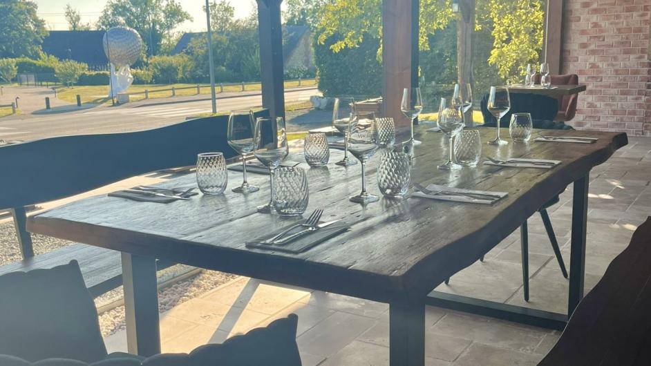 avec vue sur la pomme Tonneaux Père Magloire - Tonneaux du Père Magloire