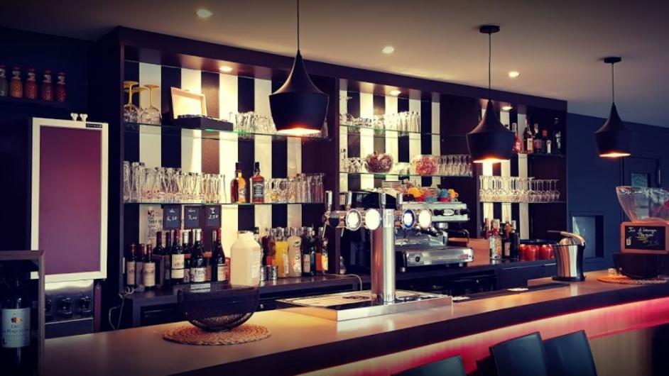 Restaurant La Tornade - bar - salle intérieur - Drubec - Normandie - Calvados