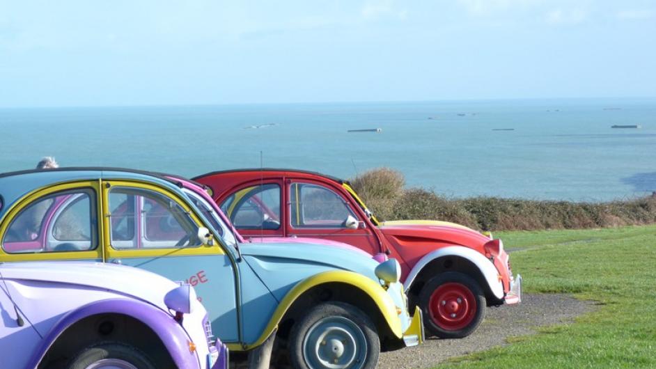 La Normandie en 2CV - véhicules - circuit - Pont-l'Evêque - Normandie - Batteries de Longues sur Mer Les Deudeuches à Eugène - Calvados Tourisme