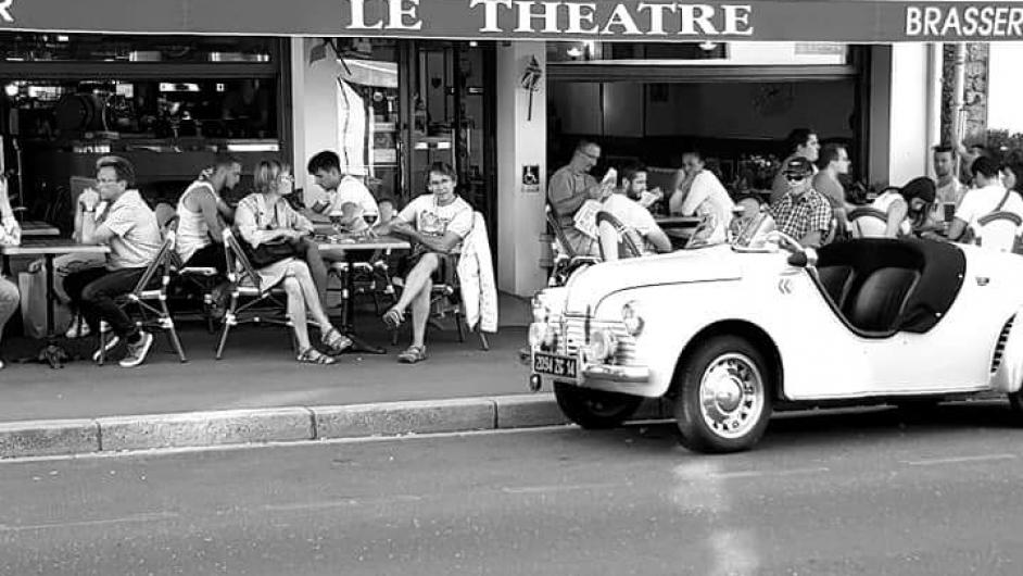 Bar brasserie Le Théâtre, Pont-l'Evêque, Pays d'Auge, Calvados, Normandie