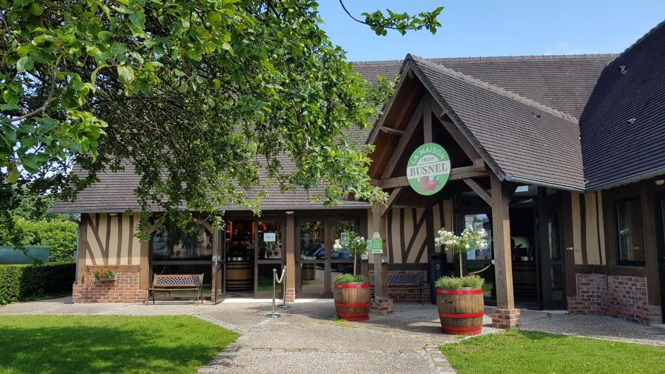 Calvados Busnel, Cormeilles, Pays d'Auge, Normandie