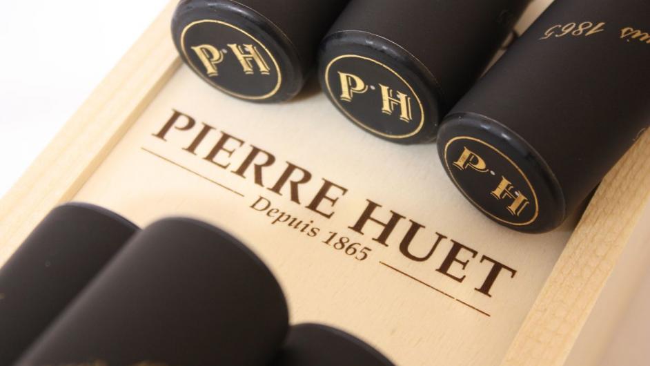 Calvados Pierre Huet - bouteille - Route du cidre - Cambremer -  Pays d'Auge - Calvados - Normandie 