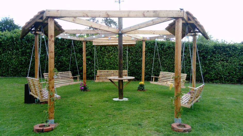 Chambres d'hôtes Mme Fossey Beaumont-en-Auge - extérieur - espace détente - bancs - Beaumont-en-Auge - Normandie - Calvados