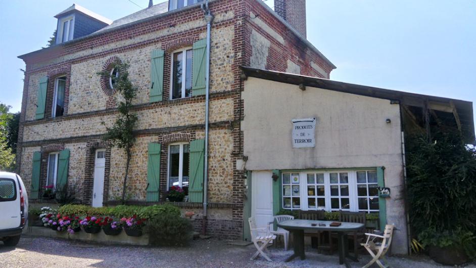 Façade chambres d'hôte à la ferme Mme Fossey Beaumont-en-Auge
