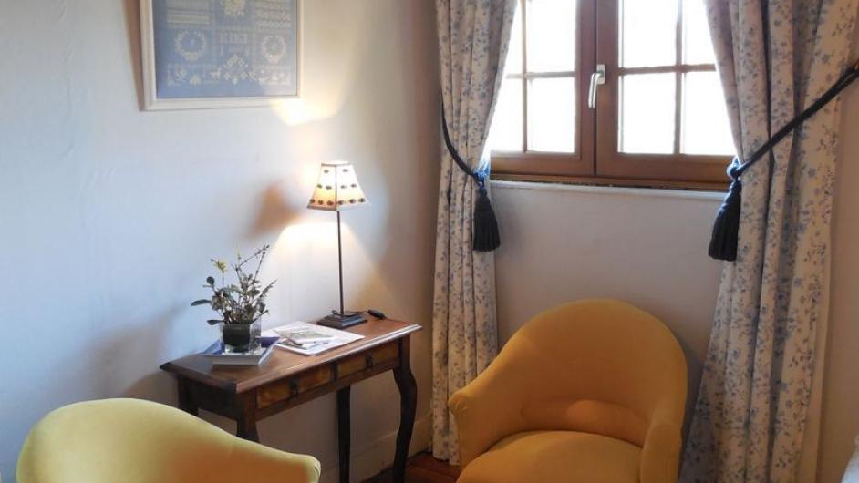 Chambres d'hôtes Le Manoir du Lieu Dey - chambre - suite - salon - bureau - Reux - Normandie - Calvados