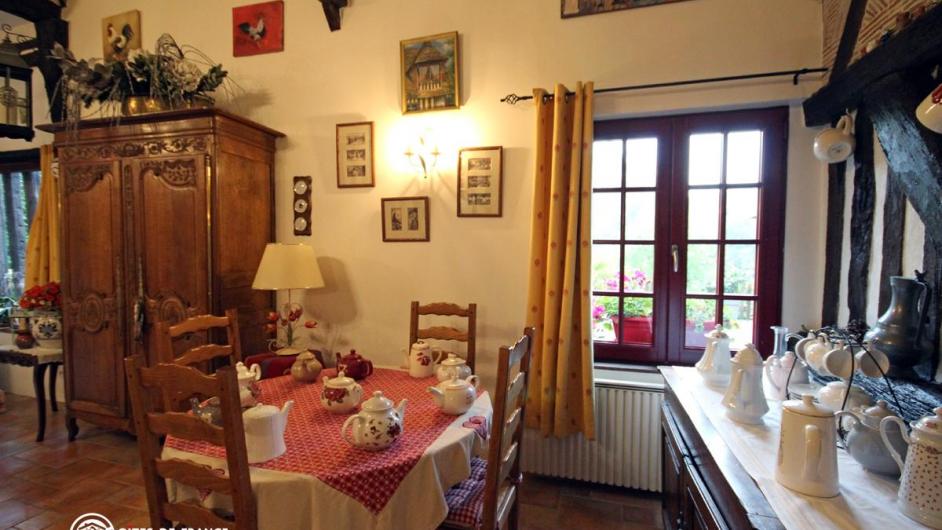 Salle petits déjeuners colombages La Grange de Saint-Léger Pays d'Auge Normandie