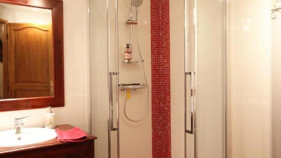 Chambres d'hôtes salle douche La Grange de Saint-Léger Pays d'Auge Normandie