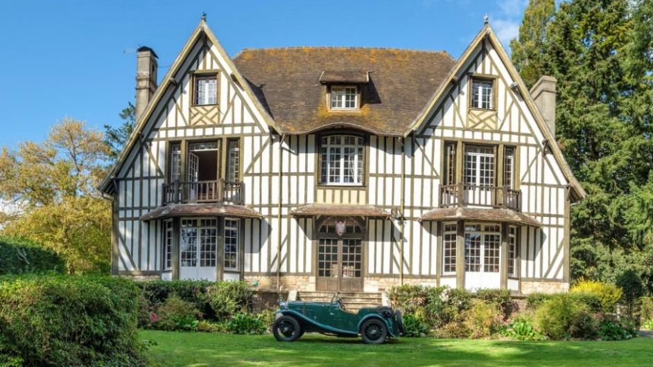 Chambres d'hôtes le Prieuré Boutefol, façade colombages, pan de bois, Surville, Pays d'Auge, Calvados, Normandie