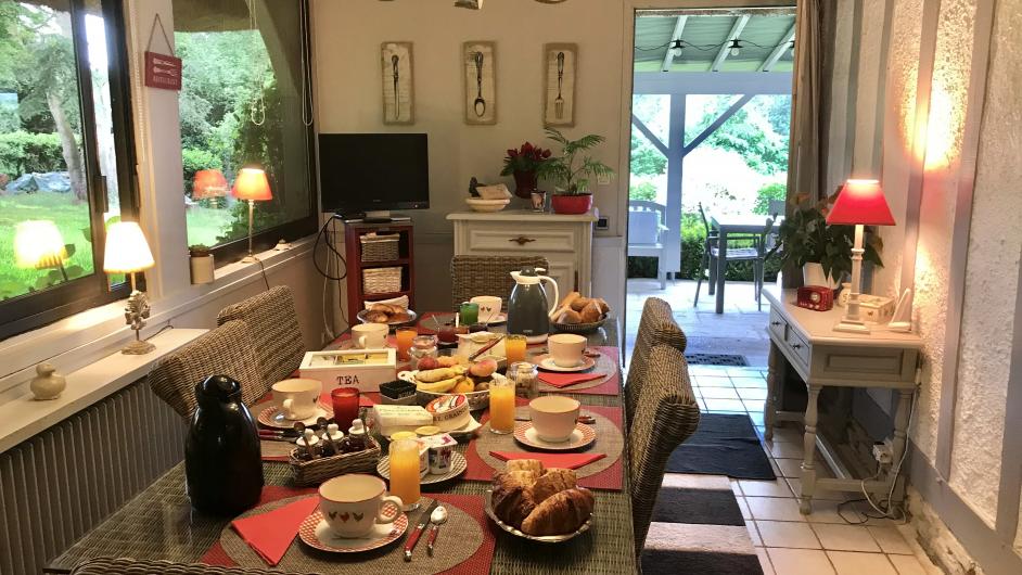 Chambres d'hôtes Les Chaumières du Pays d'Auge - petit déjeuner - Calvados - Normandie
