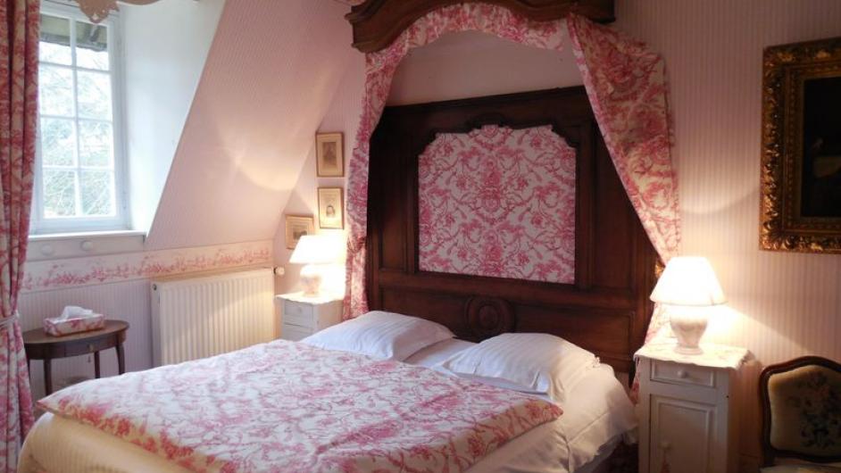 Chambres Le Prieuré Boutefol - Mme Colin - lit double - chambre - rose - intérieur - Surville - Normandie - Calvados