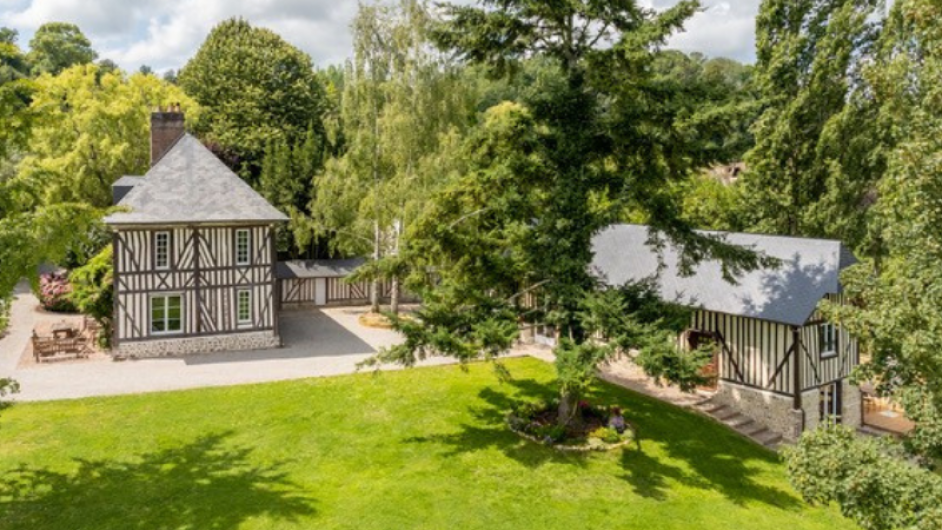 Ensemble maisons à colombages - Cidrerie de la source