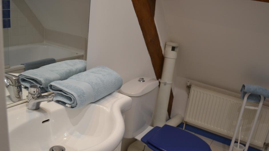 Studio du Domaine de la Petitière - intérieur - salle d'eau - vasque - Bonneville-la-Louvet - Normandie - Calvados 