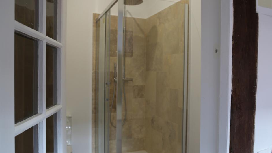 Gite du premier s de douche 1 - © MANOIR DE MARINBOSC