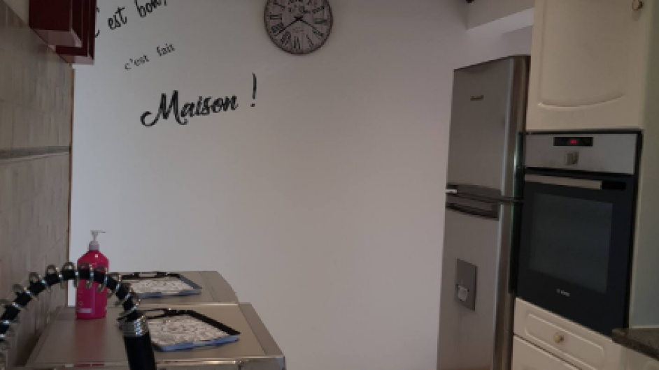 Gîte cuisine la maison des ânes Domaine de la Petitière Bonnville la Louvet