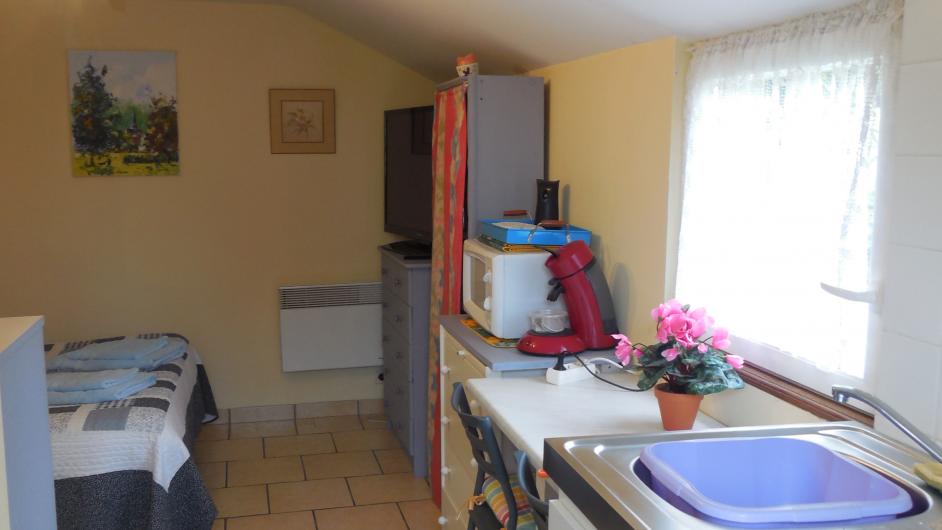 Gîte : Le bungalow - intérieur - cuisine - Saint-Philbert-des-champs - Normandie - Calvados 
