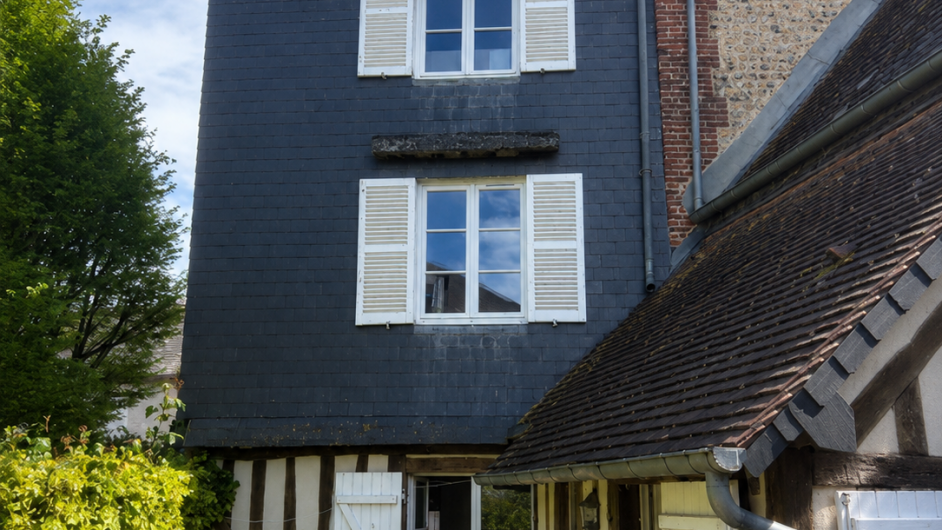 Façade et cour gîte Le Jardin de Stella Pont-l'Evêque