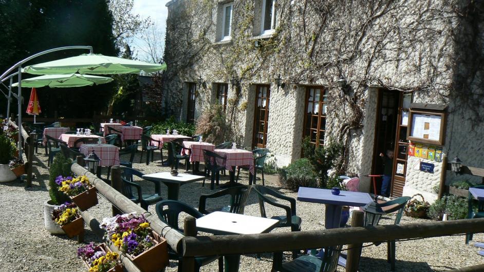 Hôtel Auberge Saint Martin ** - terrasse - extérieur - façade - Surville - Normandie - Calvados