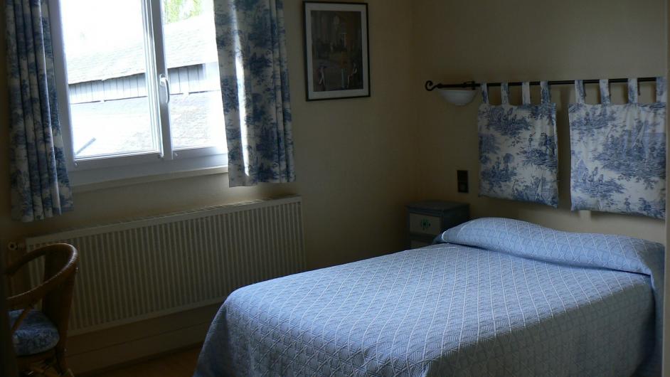 Hôtel Auberge Saint Martin ** - Surville - chambre - lit double - Normandie - Calvados