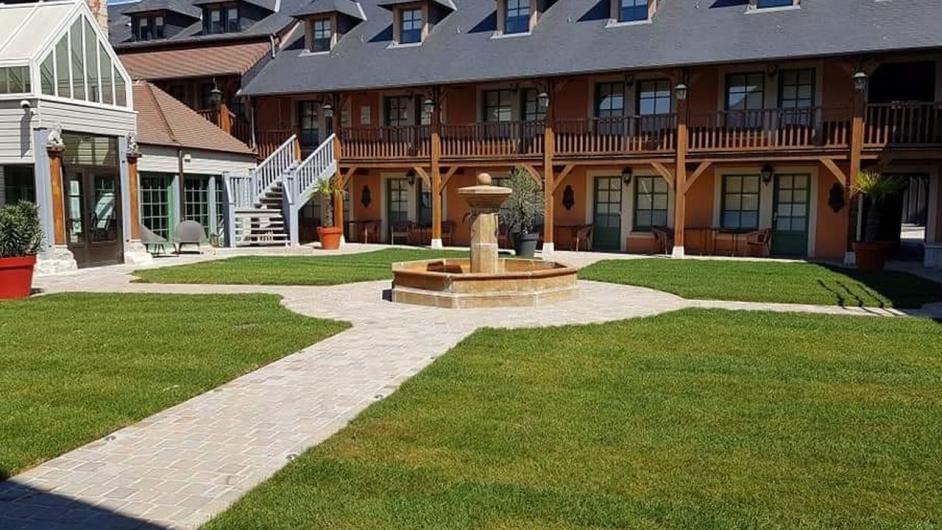 Hôtel & Spa Le Lion d'or - Pont-l'Evêque - extérieur