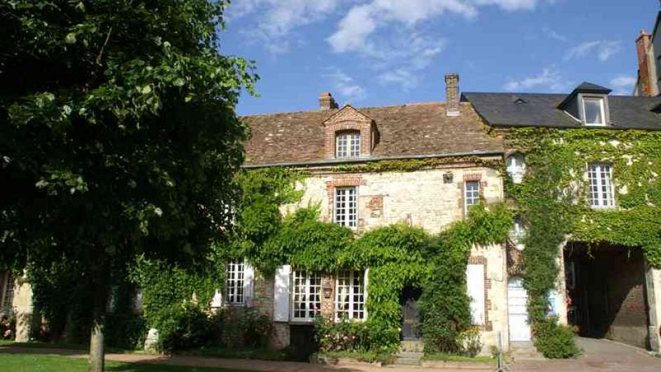 Partir à la découverte de nos villages - ancien prieuré de Beaumont-en-Auge - Normandie - Calvados