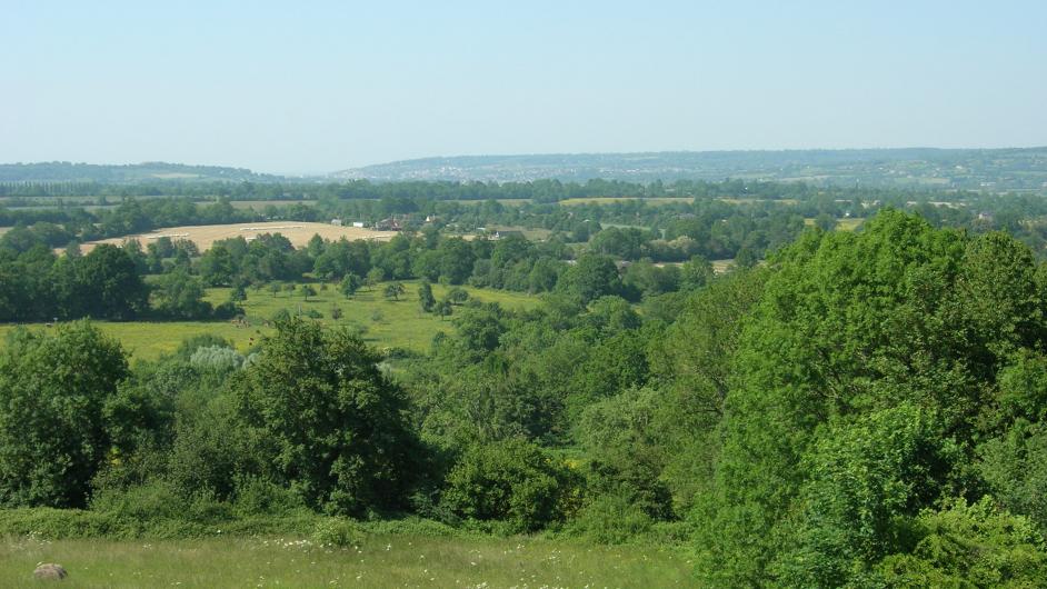Partir à la découverte de nos villages - le panorama de Beaumont-en-Auge - Normandie - Calvados