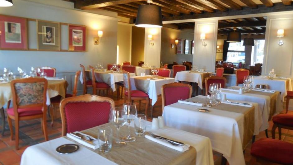Restaurant Auberge du Cochon d'Or - salle de restaurant - intérieur - Beuzeville - Normandie - Eure