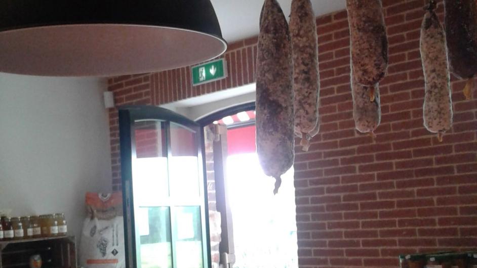 Saucisson - charcuterie - vente à la ferme - Les saveurs d'Antan - Saint-Gatien-des-Bois - Normandie