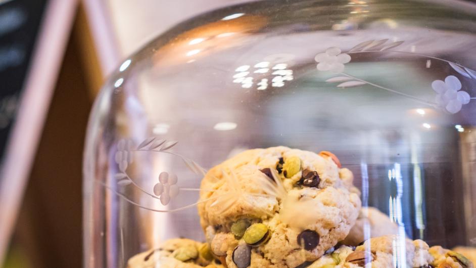 La bouquinerie gourmande, salle, gâteaux, Pont-l'Evêque