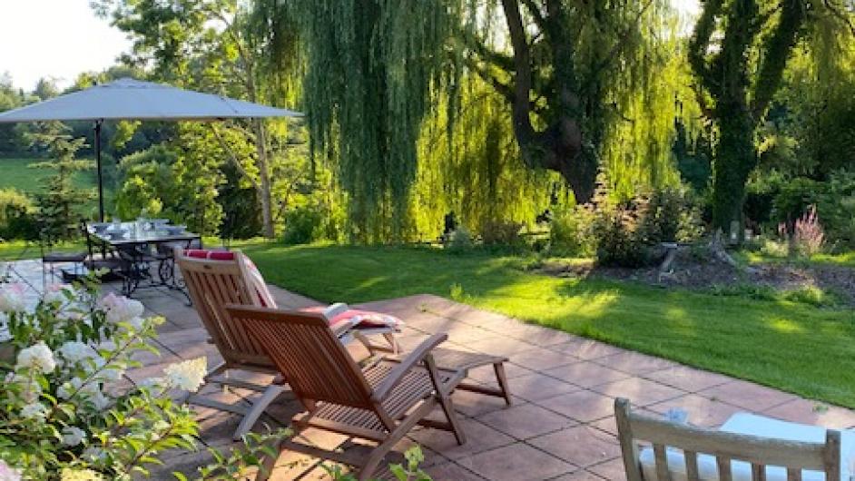 Gîte La Longère de Mathilde - jardin - terrasse - colombages - pan de bois - Manneville-la-Pipard - Pays d'Auge - Calvados - Normandie