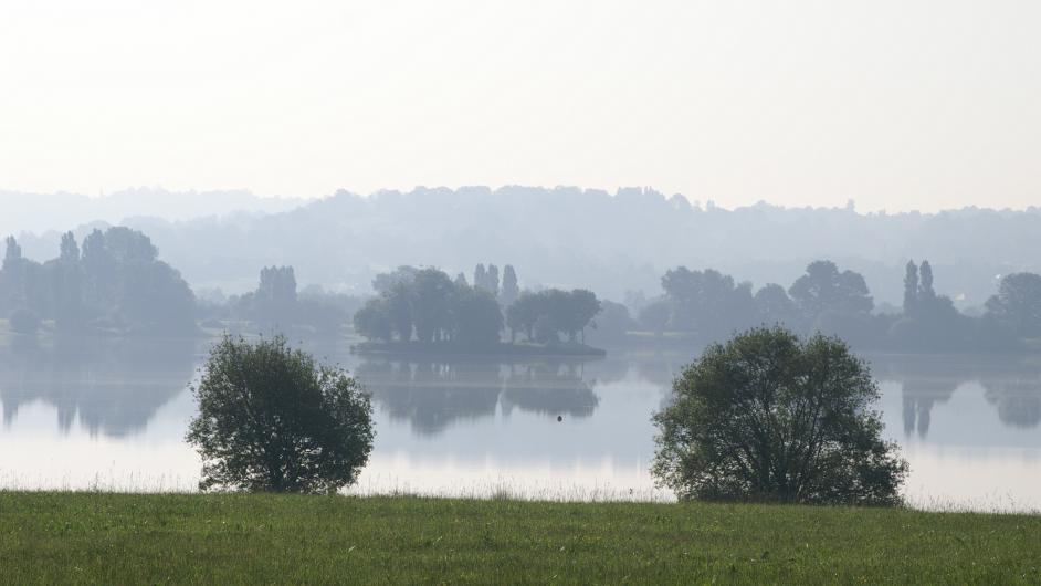 La pêche - lac de Pont-l'Evêque - Normandie - Calvados 