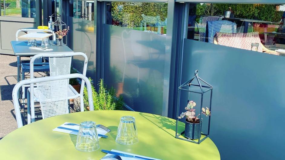 Restaurant Le Café des Arts -extérieur - Beaumont-en-Auge - Pays d'Auge - Calvados - Normandie