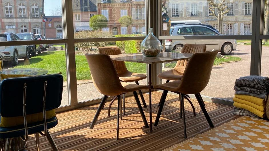 Restaurant Le Café des Arts - terrasse couverte - Beaumont-en-Auge - Pays d'Auge - Calvados - Normandie