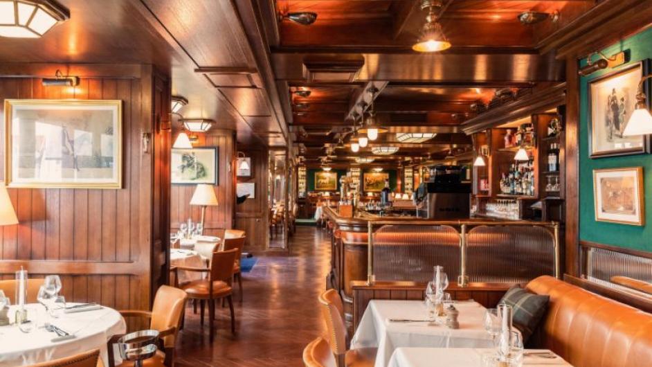 Restaurant intérieur Le Drakkar Deauville -  crédit photo TravelBuds