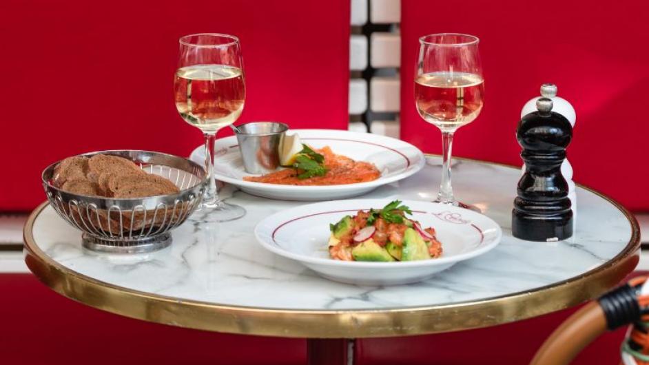 Le Petit central Trouville-sur-Mer - table dressée - crédit photo TravelBuds