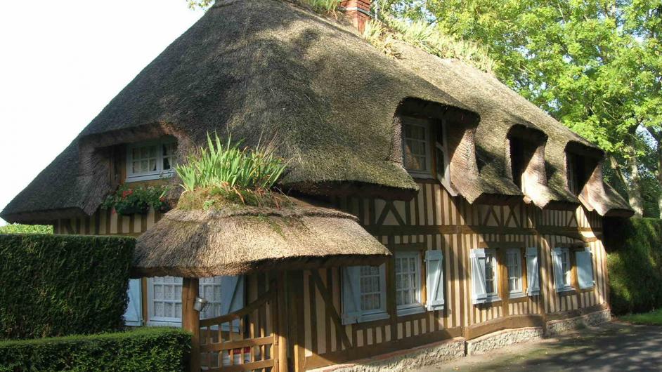 Les maisons à colombages - chaumière -  maison normande - Saint-Philbert-des-Champs - Pont-l'Evêque - Pays d'Auge - Normandie - Calvados 