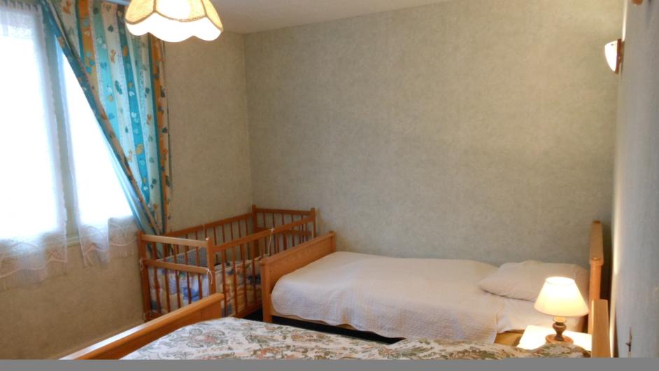 Gîte - M. Vimare - chambre 2 à 3 personnes - lits - intérieur - Beaumont-en-Auge - Normandie - Calvados